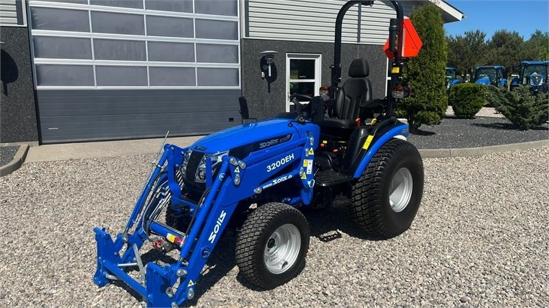 Solis H26 HST Turfdæk og Frontlæsser - Gemeentelijke tractor: afbeelding 2 Solis H26 HST Turfdæk og Frontlæsser - Gemeentelijke tractor: afbeelding 2