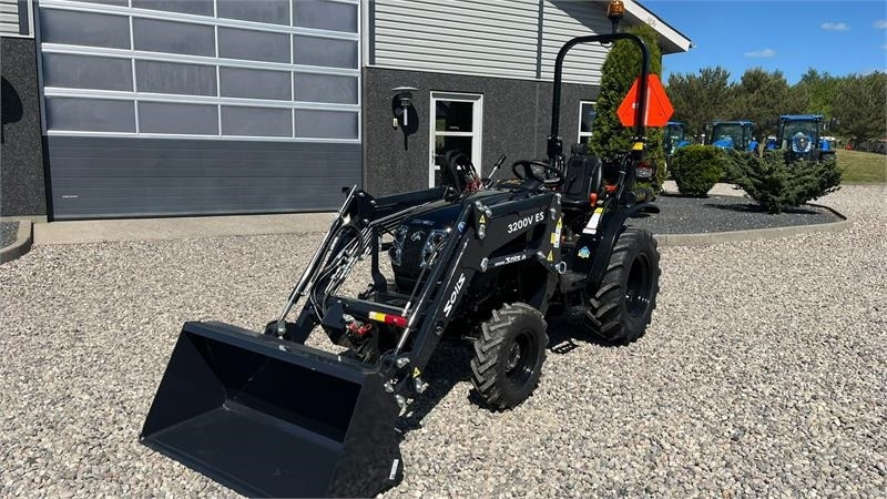 Solis S26 6+2 gearmaskine Limited Edition i sort med bre - Gemeentelijke tractor: afbeelding 2 Solis S26 6+2 gearmaskine Limited Edition i sort med bre - Gemeentelijke tractor: afbeelding 2