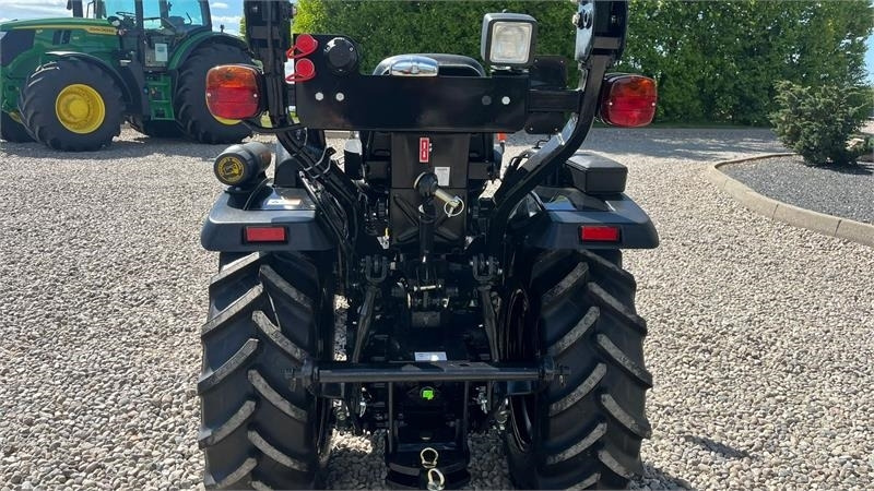 Solis S26 Limited Edition i sort 6+2 Gearmaskine med Ser - Gemeentelijke tractor: afbeelding 4 Solis S26 Limited Edition i sort 6+2 Gearmaskine med Ser - Gemeentelijke tractor: afbeelding 4