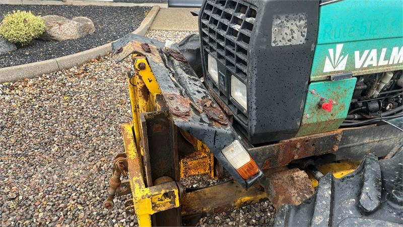 Valmet 455 Med en slags frontlift  - Tractor: afbeelding 5 Valmet 455 Med en slags frontlift  - Tractor: afbeelding 5