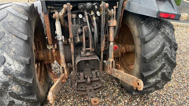 Valmet 455 Med en slags frontlift  - Tractor: afbeelding 4 Valmet 455 Med en slags frontlift  - Tractor: afbeelding 4