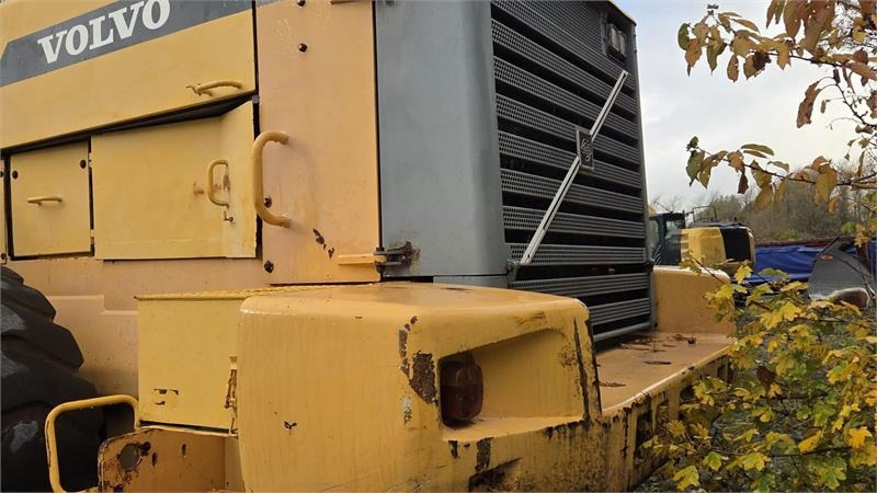 Volvo 330D med skovl - Wiellader: afbeelding 4 Volvo 330D med skovl - Wiellader: afbeelding 4