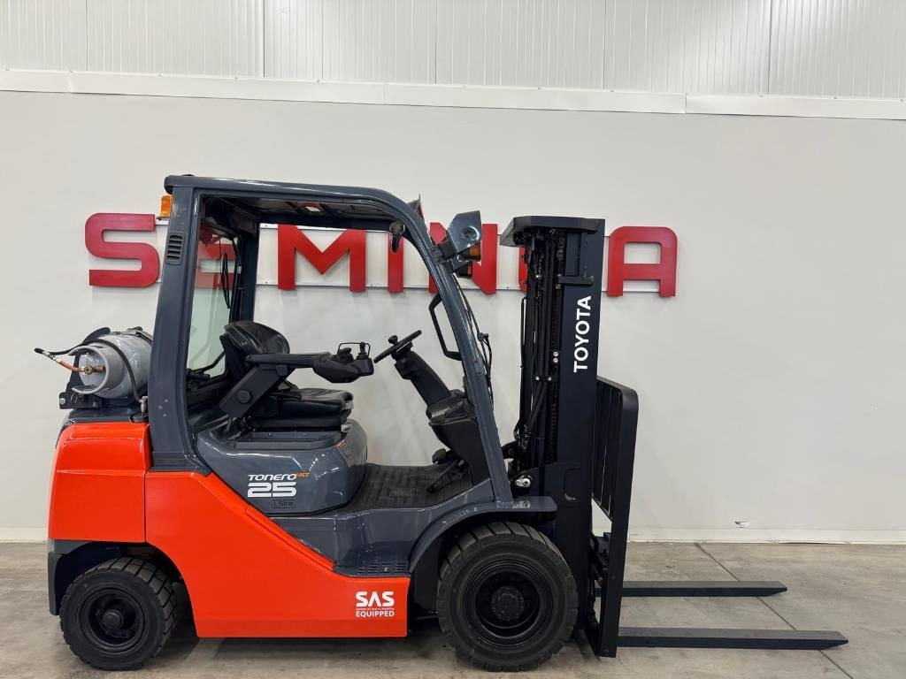Toyota 10773 06-8FG25F - LPG heftruck: afbeelding 2 Toyota 10773 06-8FG25F - LPG heftruck: afbeelding 2