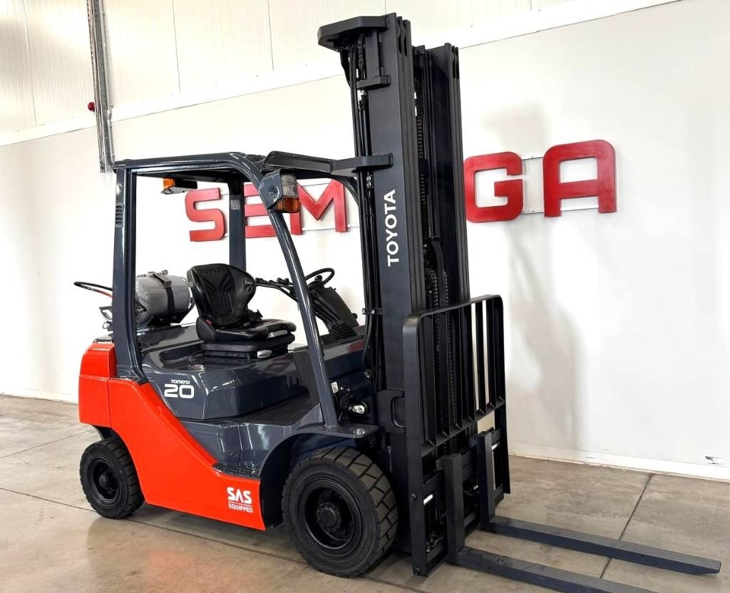 Toyota 10877 02-8FGF20 - LPG heftruck: afbeelding 1 Toyota 10877 02-8FGF20 - LPG heftruck: afbeelding 1