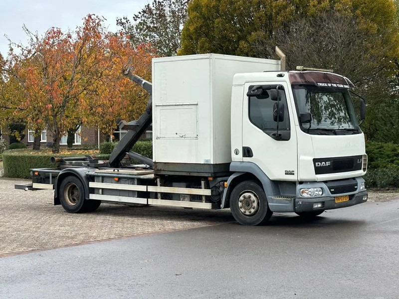 DAF LF 45 180!! HAAKARM/CONTAINER!!MOBILE WORKSHOP!! - Haakarmsysteem vrachtwagen: afbeelding 1 DAF LF 45 180!! HAAKARM/CONTAINER!!MOBILE WORKSHOP!! - Haakarmsysteem vrachtwagen: afbeelding 1