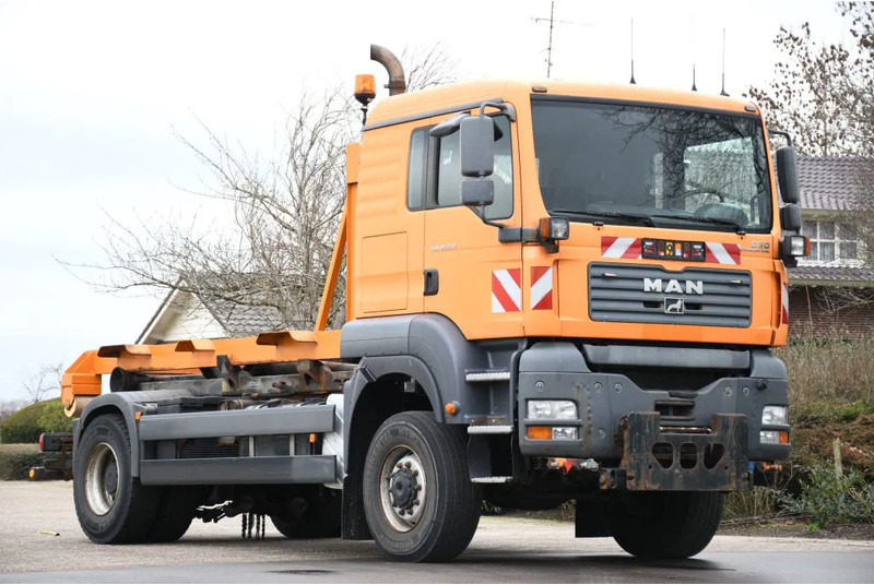 MAN TGA 18.350 4X4 BL HAAKARM/HOOKLIFT/ABROLLER!!KOMMUNAL!! - Haakarmsysteem vrachtwagen: afbeelding 1 MAN TGA 18.350 4X4 BL HAAKARM/HOOKLIFT/ABROLLER!!KOMMUNAL!! - Haakarmsysteem vrachtwagen: afbeelding 1