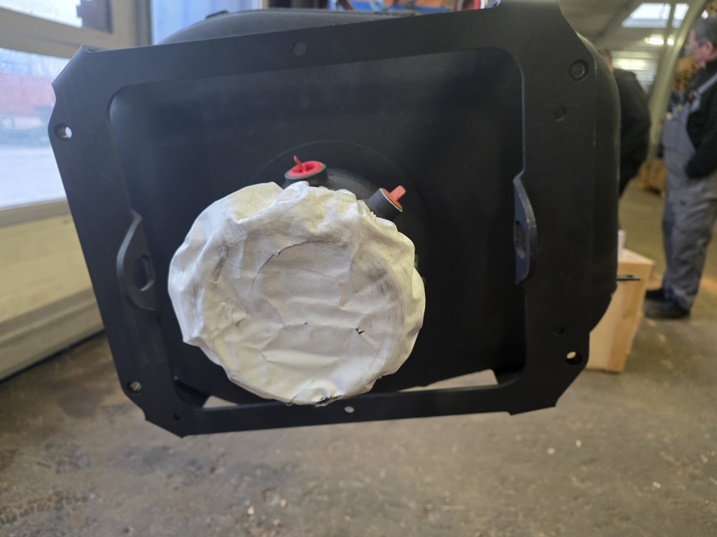 CNH 5801740620 - Geluiddemper voor Bouwmachine: afbeelding 4 CNH 5801740620 - Geluiddemper voor Bouwmachine: afbeelding 4