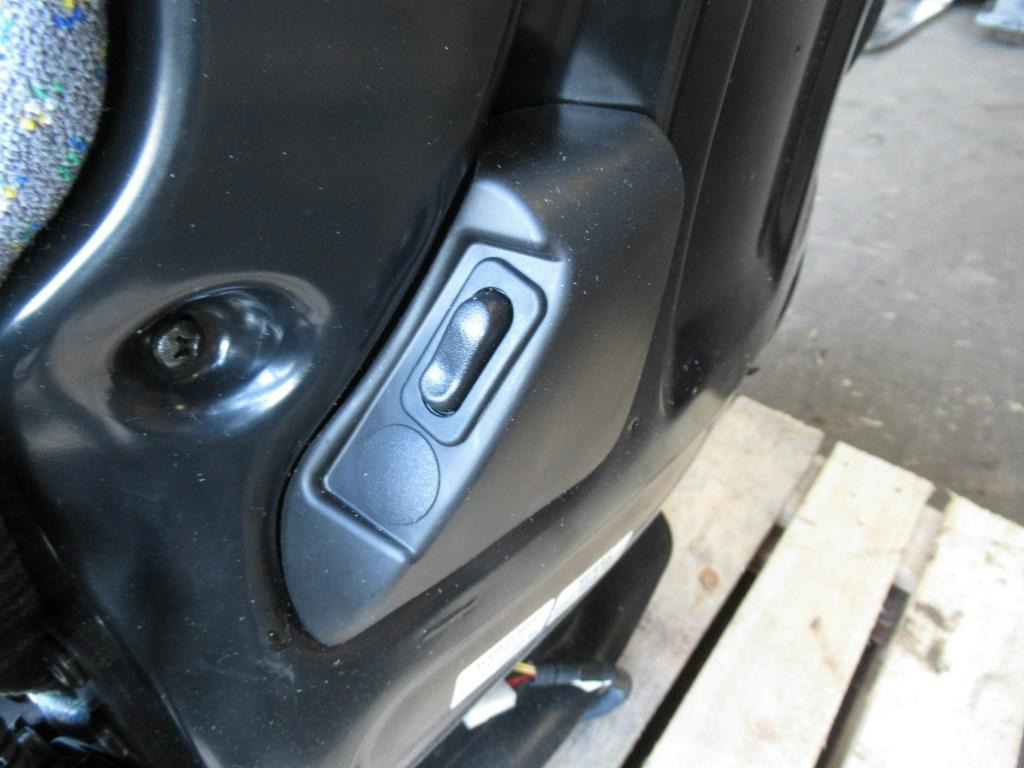 CNH 737328993 - - Zitplaats voor Bouwmachine: afbeelding 2 CNH 737328993 - - Zitplaats voor Bouwmachine: afbeelding 2