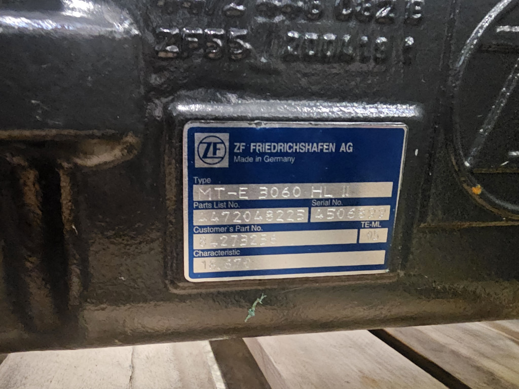 Case 84273256 - 4472048225 - Achterass voor Bouwmachine: afbeelding 2 Case 84273256 - 4472048225 - Achterass voor Bouwmachine: afbeelding 2