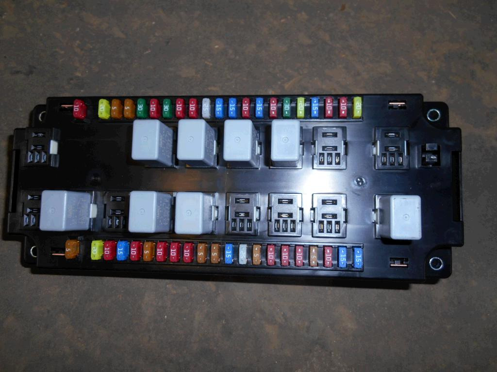 Caterpillar 3778061X - Zekeringkast voor Bouwmachine: afbeelding 2 Caterpillar 3778061X - Zekeringkast voor Bouwmachine: afbeelding 2