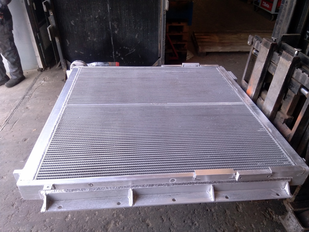 Hitachi 4406230 - Oliekoeler voor Bouwmachine: afbeelding 2 Hitachi 4406230 - Oliekoeler voor Bouwmachine: afbeelding 2