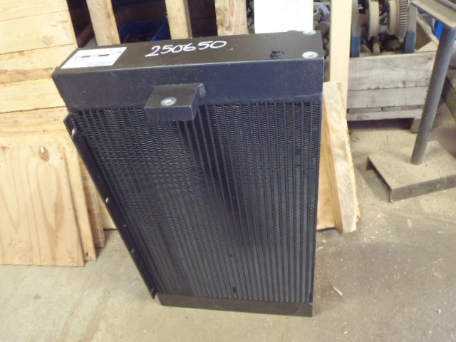 New Holland 6914295 - Oliekoeler voor Bouwmachine: afbeelding 1 New Holland 6914295 - Oliekoeler voor Bouwmachine: afbeelding 1