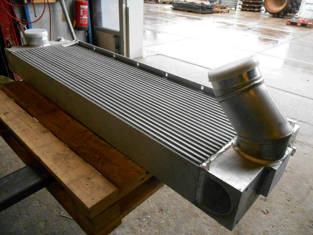 Terex O&K 6002157 - Intercooler voor Bouwmachine: afbeelding 3 Terex O&K 6002157 - Intercooler voor Bouwmachine: afbeelding 3