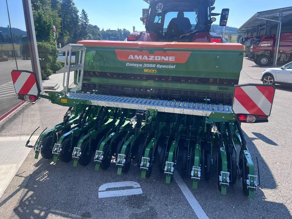 Amazone Amazone KE 3002-190 + CATAYA 3000 SPECIAL - Zaaicombinatie: afbeelding 2 Amazone Amazone KE 3002-190 + CATAYA 3000 SPECIAL - Zaaicombinatie: afbeelding 2