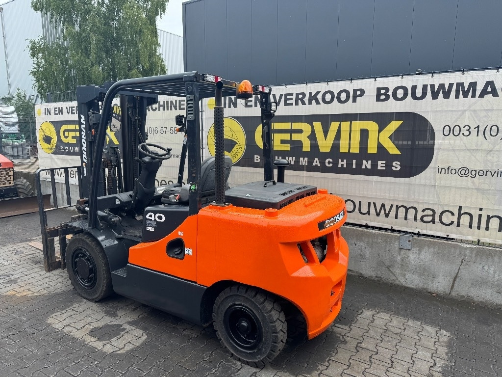 Doosan D 40 SC-7 - Diesel heftruck: afbeelding 2 Doosan D 40 SC-7 - Diesel heftruck: afbeelding 2