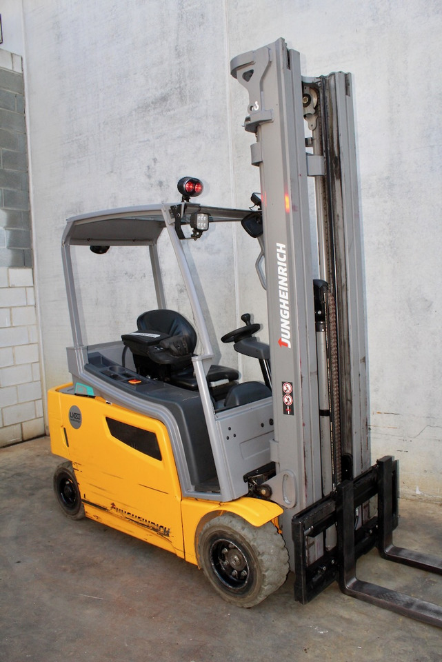Jungheinrich EFG 318 600 DZ LI-ION - Elektrische heftruck: afbeelding 1 Jungheinrich EFG 318 600 DZ LI-ION - Elektrische heftruck: afbeelding 1