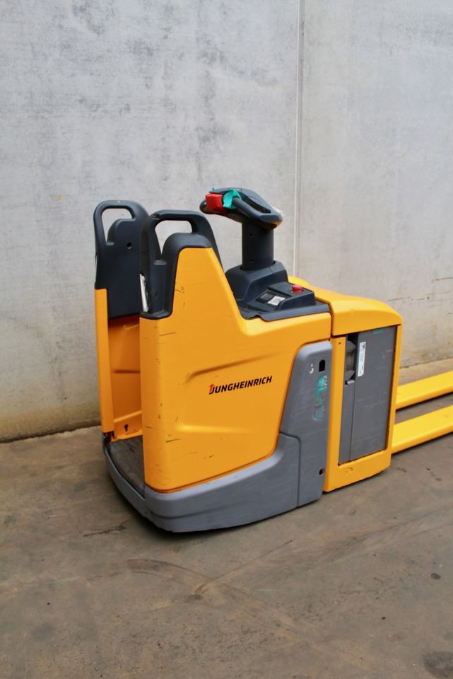 Jungheinrich ERE 125 LI-ION - Palletwagen: afbeelding 4 Jungheinrich ERE 125 LI-ION - Palletwagen: afbeelding 4