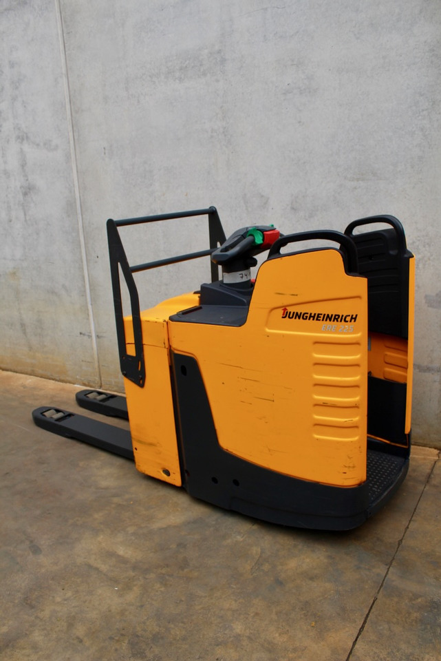 Jungheinrich ERE 225 - Palletwagen: afbeelding 1 Jungheinrich ERE 225 - Palletwagen: afbeelding 1