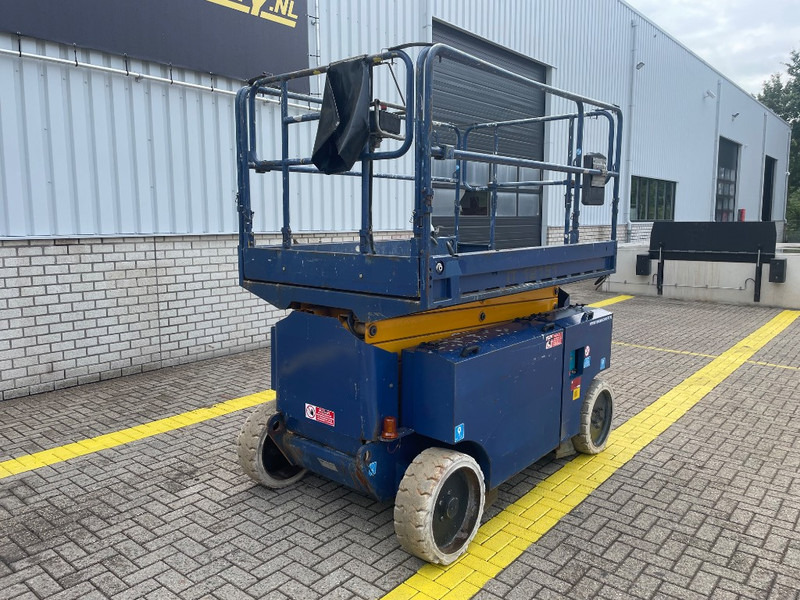 Iteco IT 12151 - Schaarlift: afbeelding 2 Iteco IT 12151 - Schaarlift: afbeelding 2