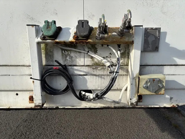 Gesloten oplegger Verem 2 axle trailer combi Closed Box and curtain slider MOT 01-2026: afbeelding 13 Gesloten oplegger Verem 2 axle trailer combi Closed Box and curtain slider MOT 01-2026: afbeelding 13