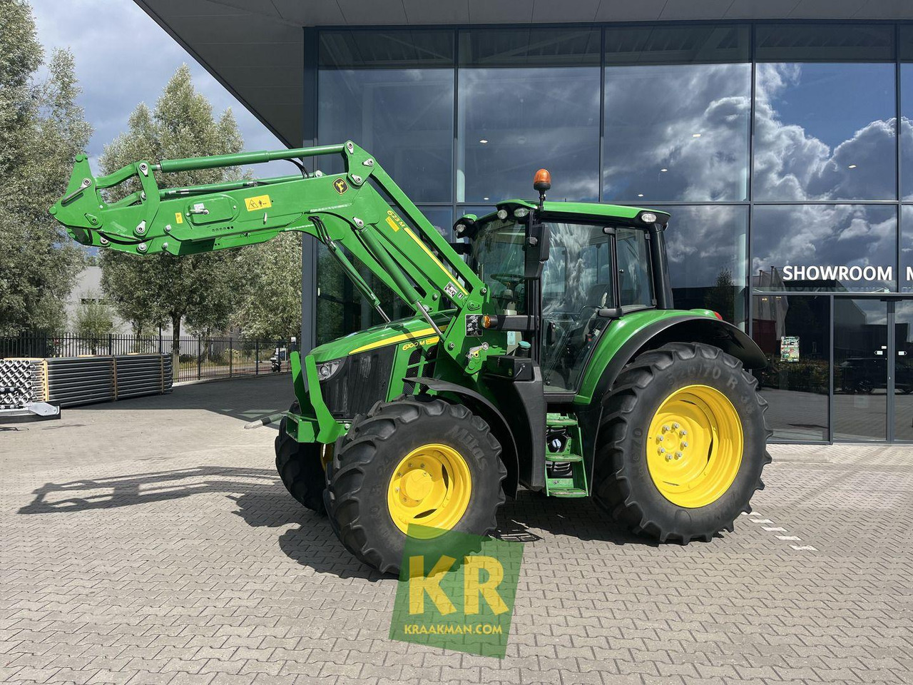 John Deere 6100M - Tractor: afbeelding 1 John Deere 6100M - Tractor: afbeelding 1