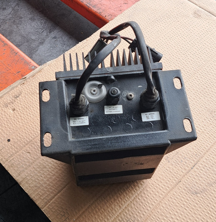 BATTERY CHARGER 12V – VECTOR - Batterij: afbeelding 4 BATTERY CHARGER 12V – VECTOR - Batterij: afbeelding 4