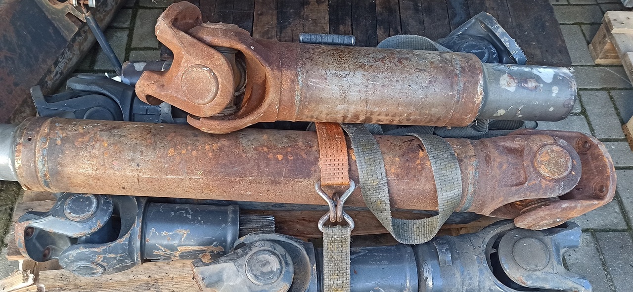 MERCEDES-BENZ Actros MP1 MP2 MP3 4x2 4x4 6x2 6x4 6x6 8x2 8x4 8x6 8x8 - Cardanas voor Vrachtwagen: afbeelding 3 MERCEDES-BENZ Actros MP1 MP2 MP3 4x2 4x4 6x2 6x4 6x6 8x2 8x4 8x6 8x8 - Cardanas voor Vrachtwagen: afbeelding 3