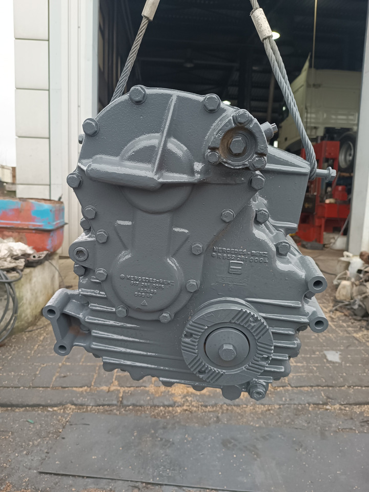 MERCEDES-BENZ SKRZYNIA ROZDZIELCZA REDUKTOR VG900 4x4 SK 1824 1827 - Zwenkmotor: afbeelding 2 MERCEDES-BENZ SKRZYNIA ROZDZIELCZA REDUKTOR VG900 4x4 SK 1824 1827 - Zwenkmotor: afbeelding 2