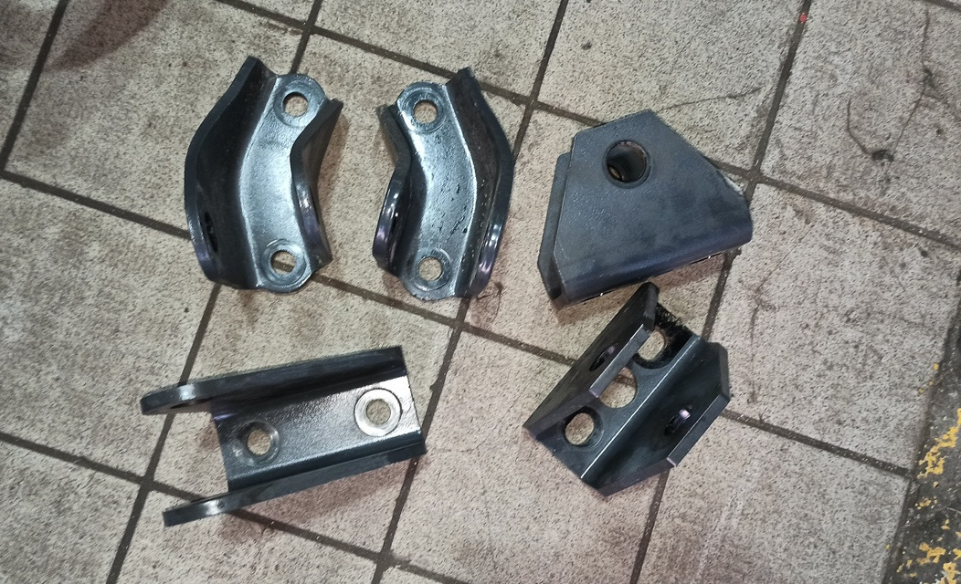 Wspornik Skrzyni Rozdzielczej Mercedes ATEGO ACTROS VG1400 VG1700 VG2000 VG2400 A 9412851640 A 9412851740 - Transmissie: afbeelding 1 Wspornik Skrzyni Rozdzielczej Mercedes ATEGO ACTROS VG1400 VG1700 VG2000 VG2400 A 9412851640 A 9412851740 - Transmissie: afbeelding 1