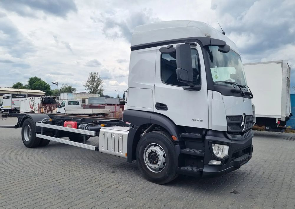 Mercedes-Benz Actros 1836 - Schuifzeilen vrachtwagen: afbeelding 2 Mercedes-Benz Actros 1836 - Schuifzeilen vrachtwagen: afbeelding 2