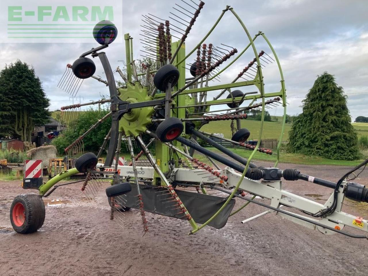 CLAAS USED LINER 3100 - Hooischudder: afbeelding 1 CLAAS USED LINER 3100 - Hooischudder: afbeelding 1