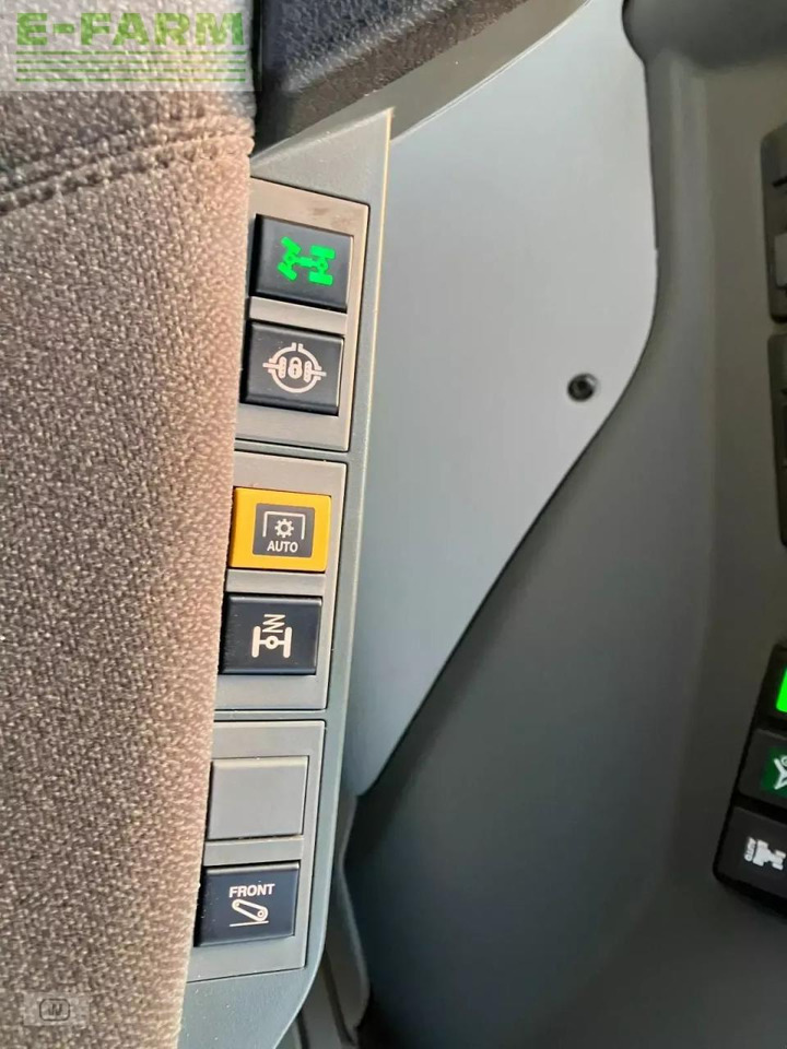 Tractor CLAAS axion 870 cmatic cebis CMATIC CEBIS: afbeelding 24 Tractor CLAAS axion 870 cmatic cebis CMATIC CEBIS: afbeelding 24