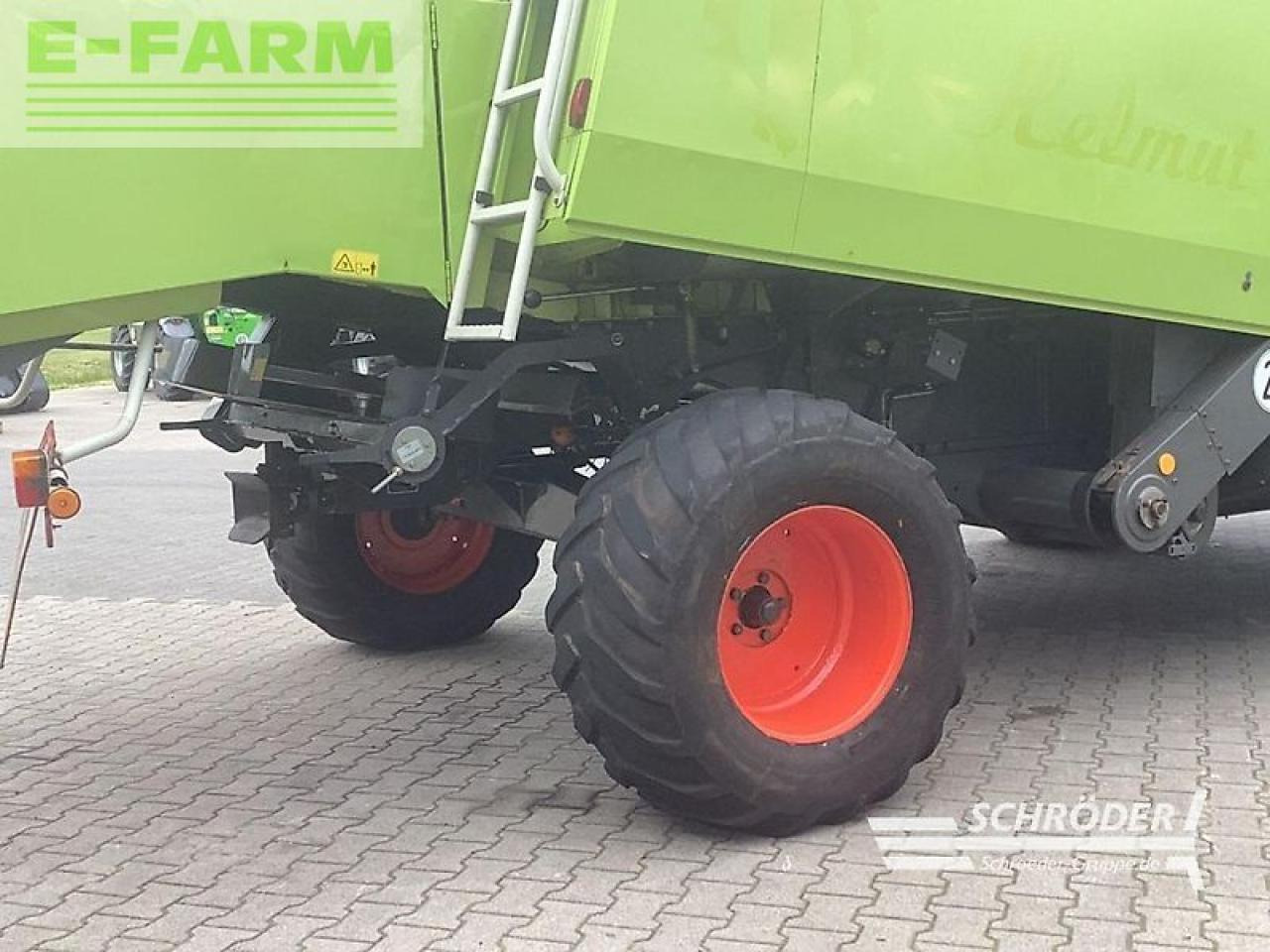 CLAAS dominator 360 mega + c 600 schneidwerk - Maaidorser: afbeelding 5 CLAAS dominator 360 mega + c 600 schneidwerk - Maaidorser: afbeelding 5