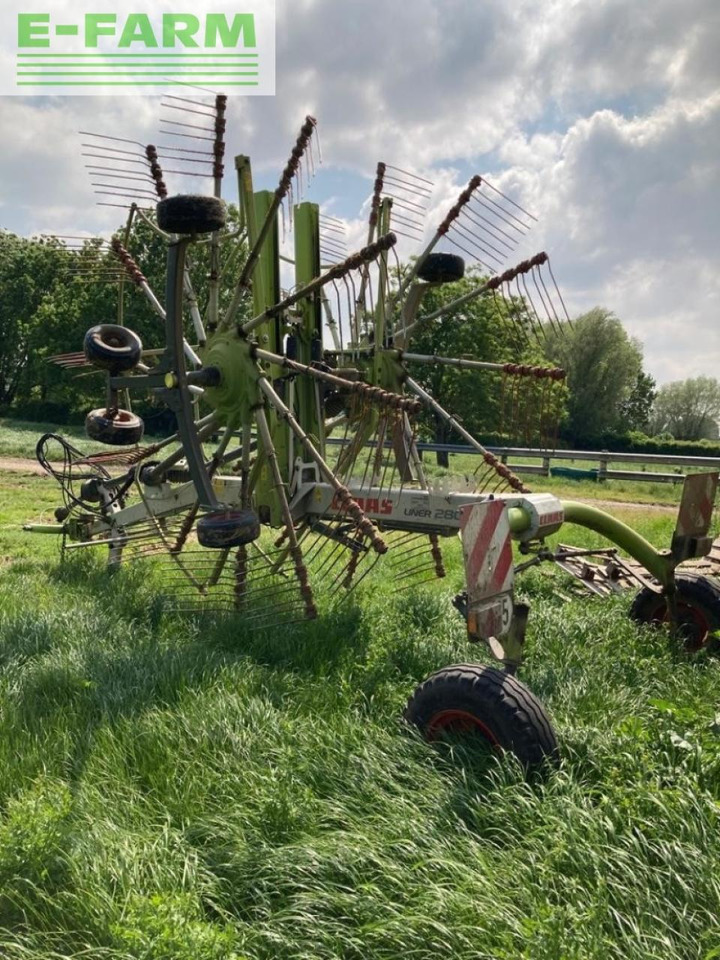 CLAAS liner 2800 - Hooischudder: afbeelding 4 CLAAS liner 2800 - Hooischudder: afbeelding 4