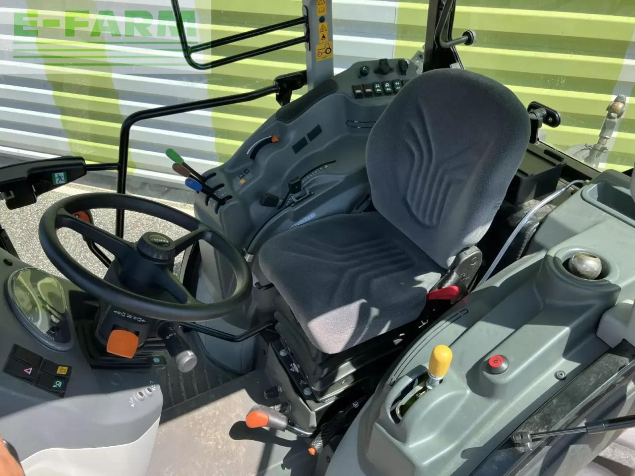 CLAAS nexos 220 vl VL - Tractor: afbeelding 2 CLAAS nexos 220 vl VL - Tractor: afbeelding 2