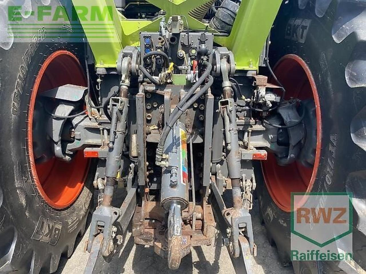 CLAAS xerion 3300 trac vc TRAC VC - Tractor: afbeelding 4 CLAAS xerion 3300 trac vc TRAC VC - Tractor: afbeelding 4