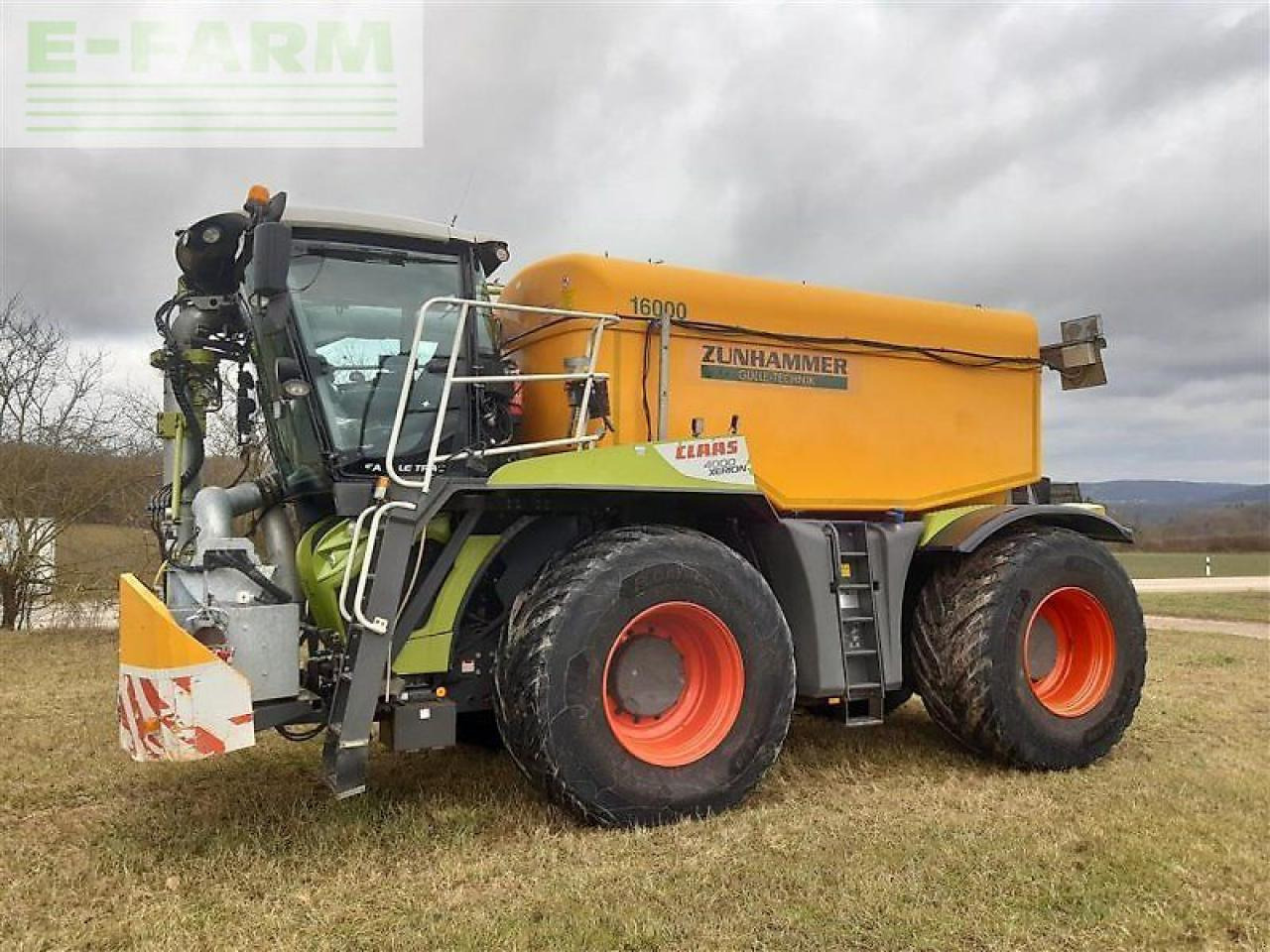 CLAAS xerion 4000 saddle trac SADDLE TRAC - Zelfrijdende veldspuit: afbeelding 3 CLAAS xerion 4000 saddle trac SADDLE TRAC - Zelfrijdende veldspuit: afbeelding 3