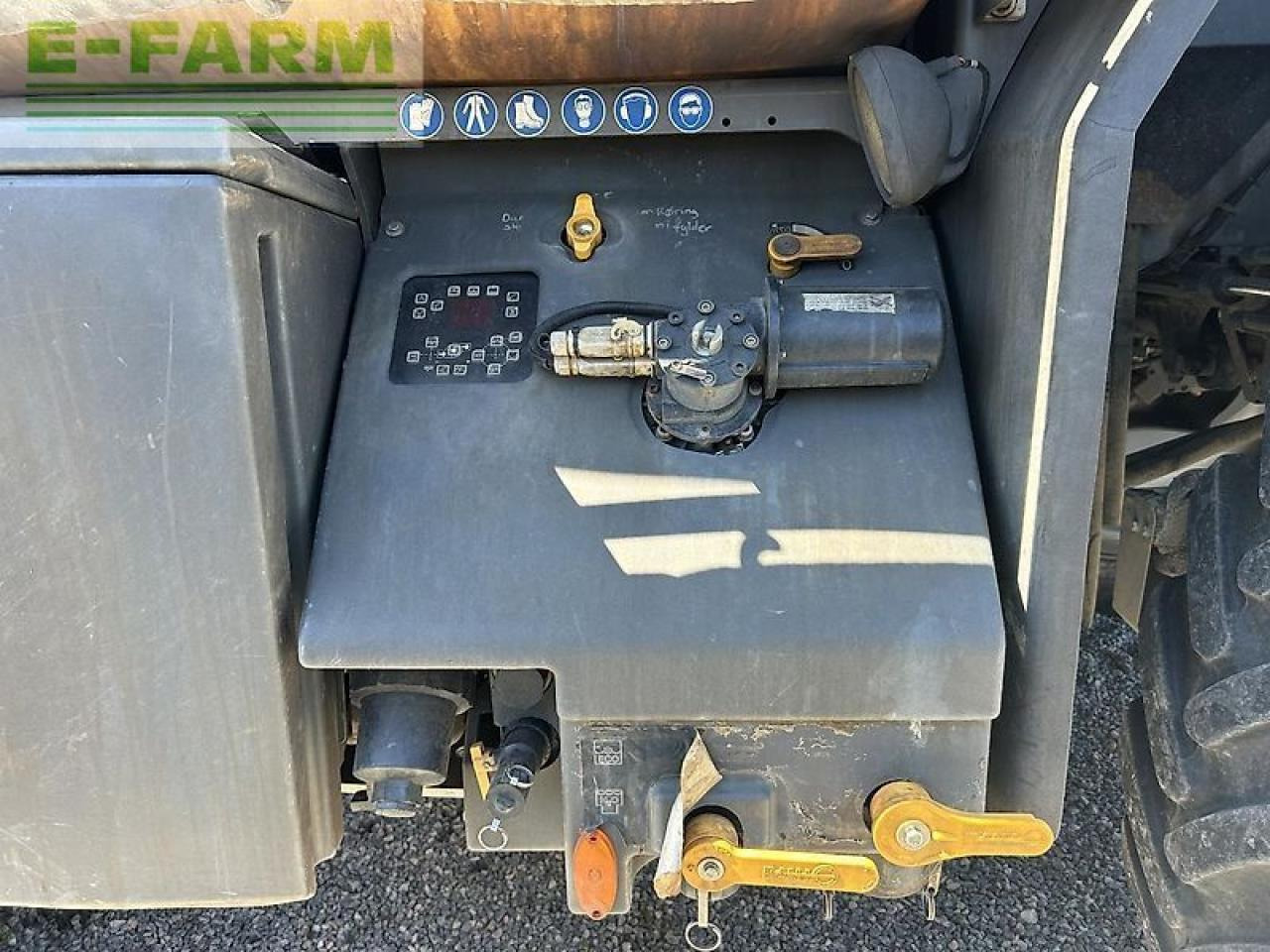 Challenger rg655 - Getrokken veldspuit: afbeelding 3 Challenger rg655 - Getrokken veldspuit: afbeelding 3