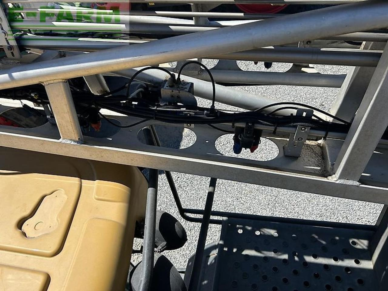 Challenger rg655 - Getrokken veldspuit: afbeelding 4 Challenger rg655 - Getrokken veldspuit: afbeelding 4