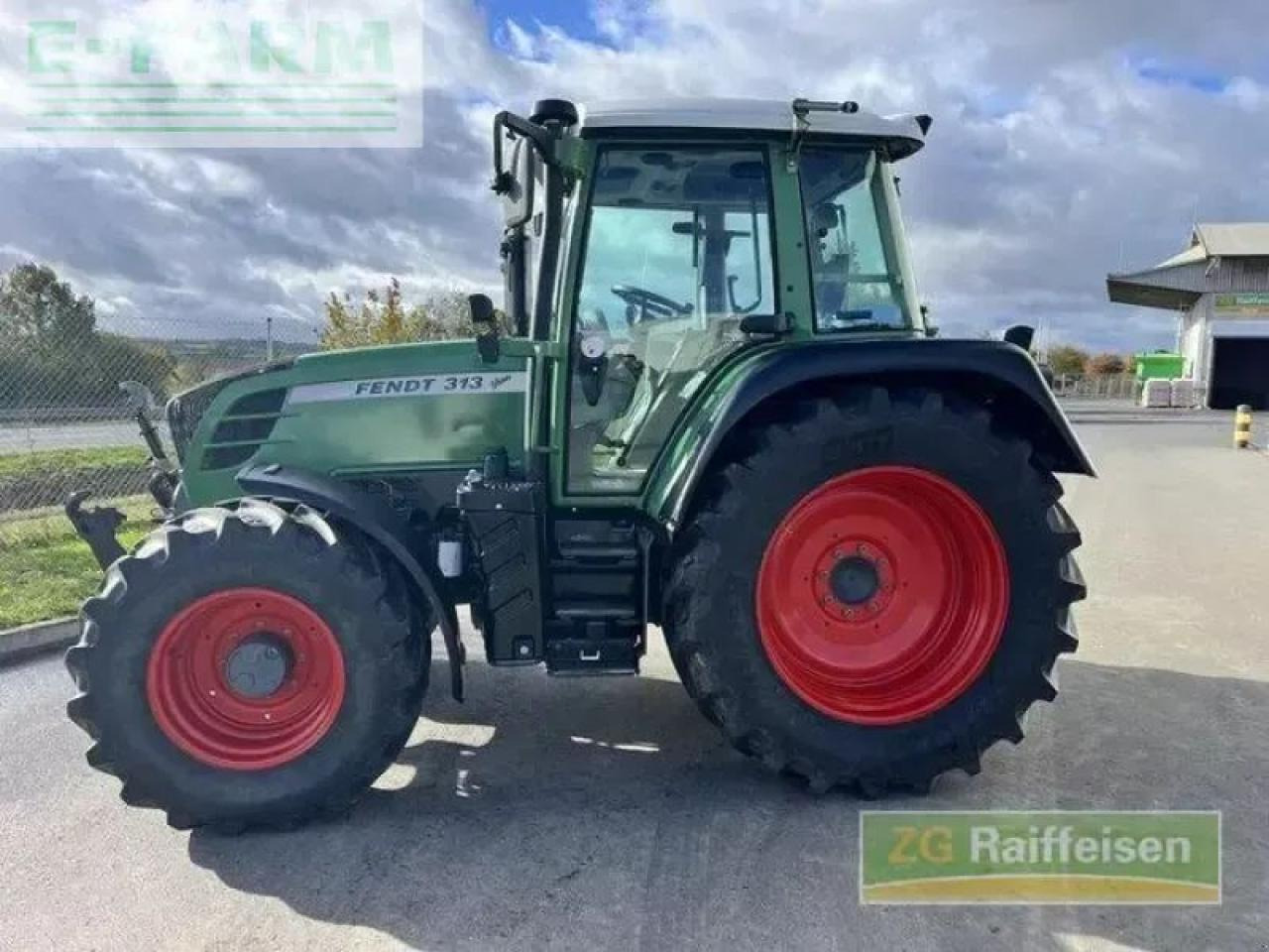 Fendt 313 scr - Tractor: afbeelding 2 Fendt 313 scr - Tractor: afbeelding 2