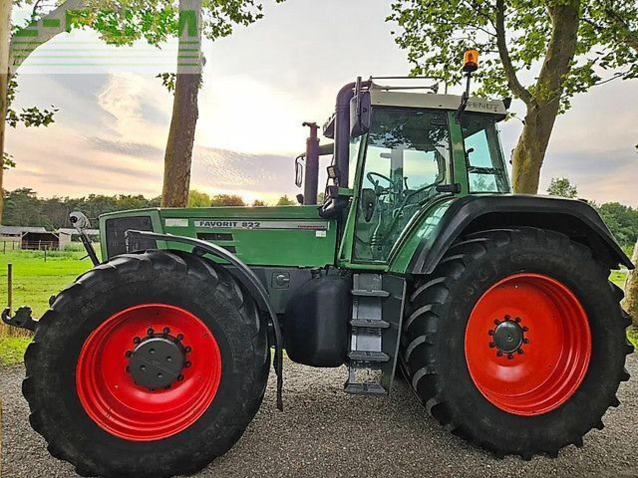 Fendt favorit 822 turboshift ( 816 818 824 ) - Tractor: afbeelding 3 Fendt favorit 822 turboshift ( 816 818 824 ) - Tractor: afbeelding 3