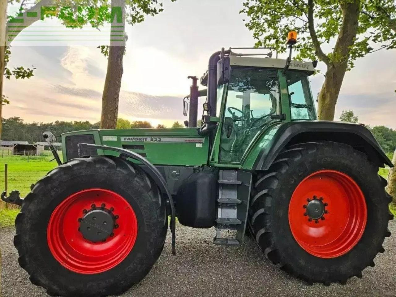 Fendt favorit 822 turboshift ( 816 818 824 ) - Tractor: afbeelding 3 Fendt favorit 822 turboshift ( 816 818 824 ) - Tractor: afbeelding 3