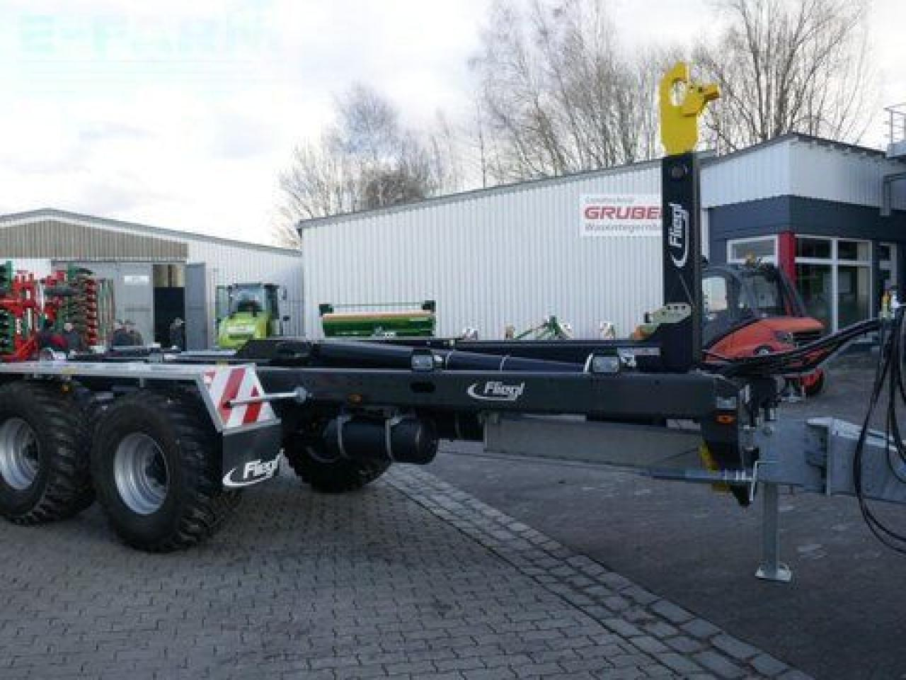 Fliegl hkl 22 - tandem abrollkipper - Haakarm/ Portaalarm aanhanger: afbeelding 3 Fliegl hkl 22 - tandem abrollkipper - Haakarm/ Portaalarm aanhanger: afbeelding 3