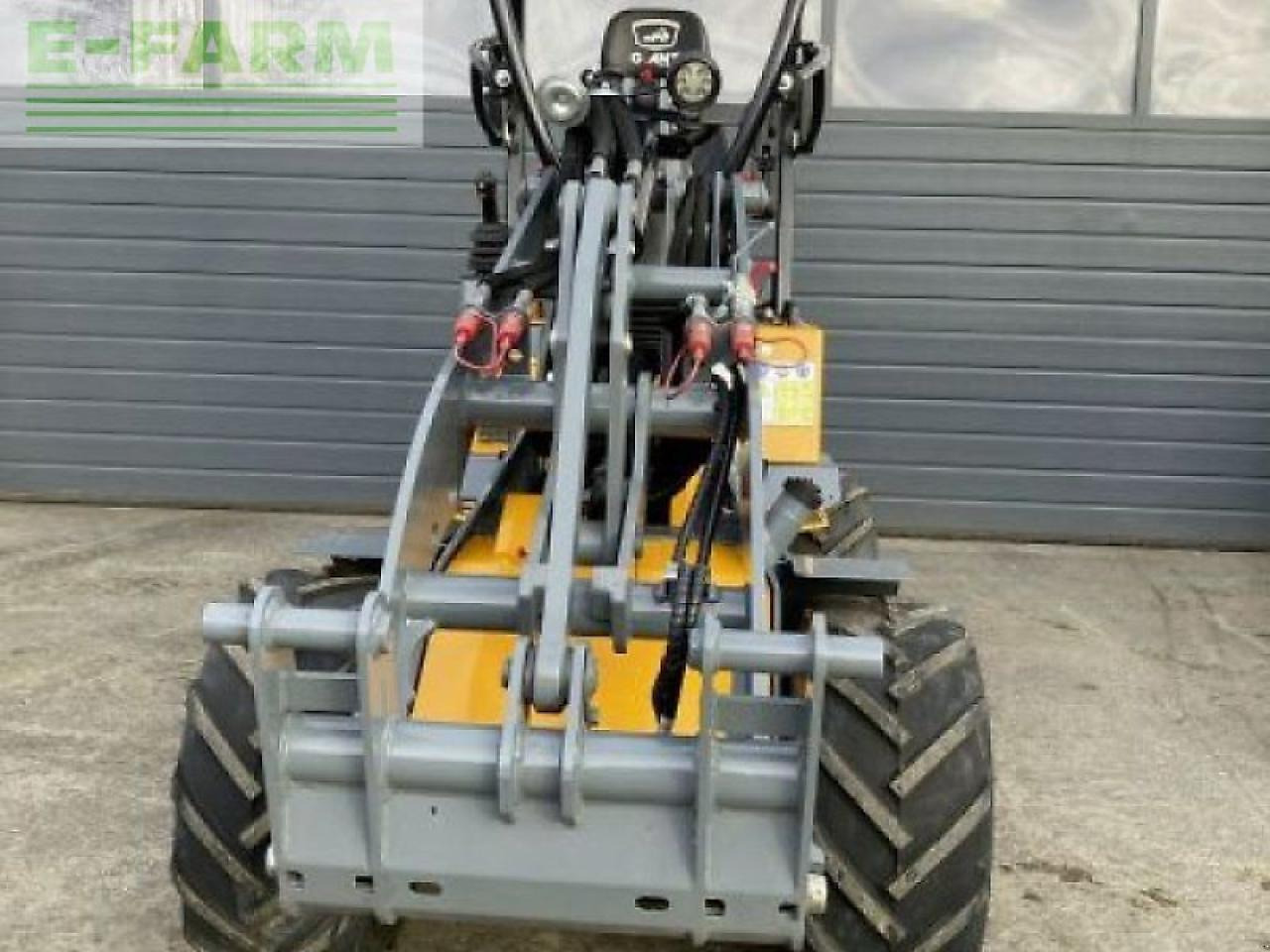 Giant g1200 giant hoflader - Minigraafmachine: afbeelding 4 Giant g1200 giant hoflader - Minigraafmachine: afbeelding 4