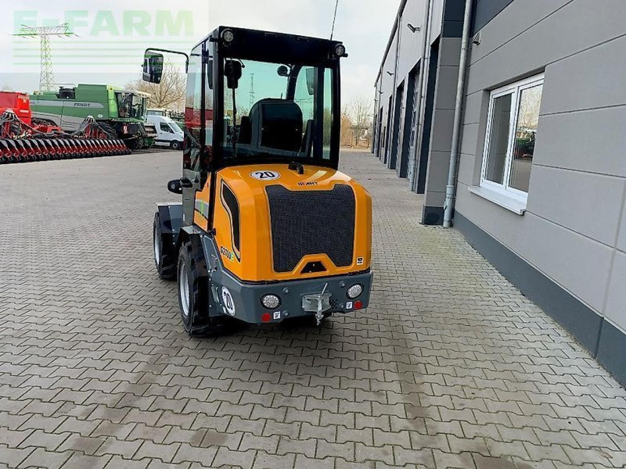 Giant g2700 elektro - Minigraafmachine: afbeelding 4 Giant g2700 elektro - Minigraafmachine: afbeelding 4