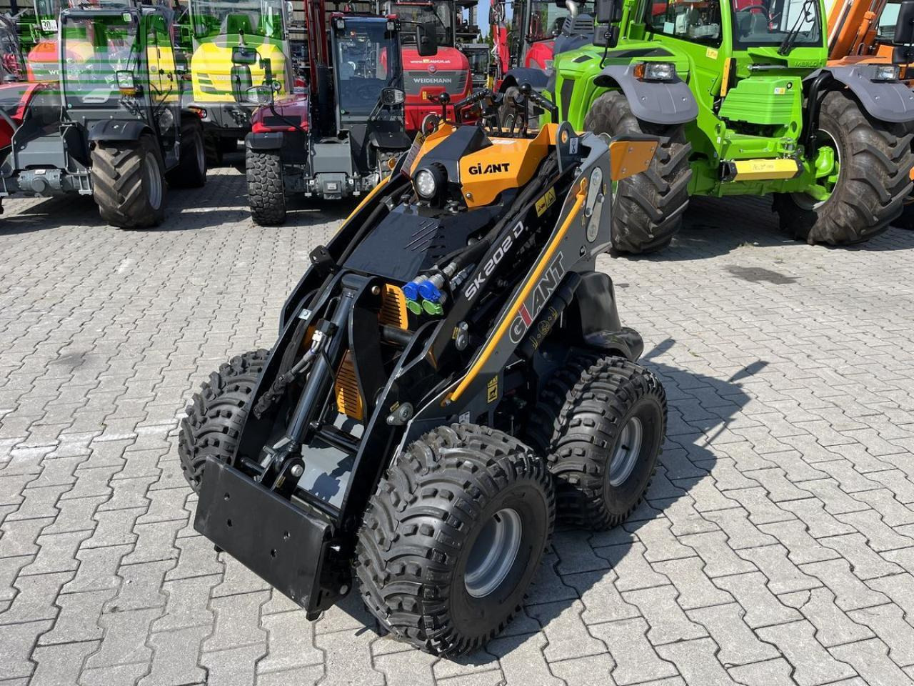 Giant sk 202d neuwertig inkl. schaufel & pg - Minigraafmachine: afbeelding 1 Giant sk 202d neuwertig inkl. schaufel & pg - Minigraafmachine: afbeelding 1
