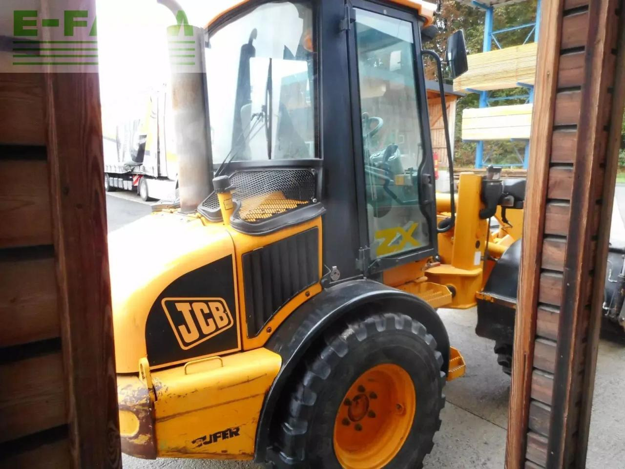JCB 407 ( 5.400kg ) mit schaufel + gabel - Minigraafmachine: afbeelding 4 JCB 407 ( 5.400kg ) mit schaufel + gabel - Minigraafmachine: afbeelding 4