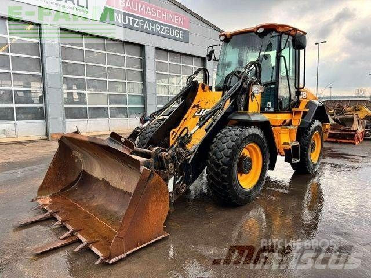JCB 411 t4 **bj. 2015 *7048h/sw/gabel - Minigraafmachine: afbeelding 2 JCB 411 t4 **bj. 2015 *7048h/sw/gabel - Minigraafmachine: afbeelding 2