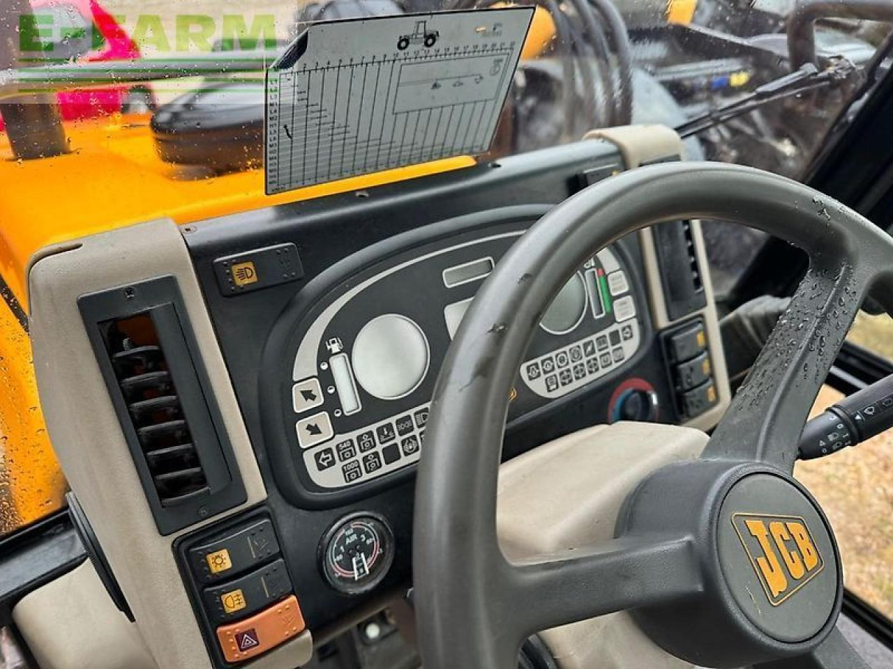 JCB fastrac 2115 / 4ws - Tractor: afbeelding 2 JCB fastrac 2115 / 4ws - Tractor: afbeelding 2