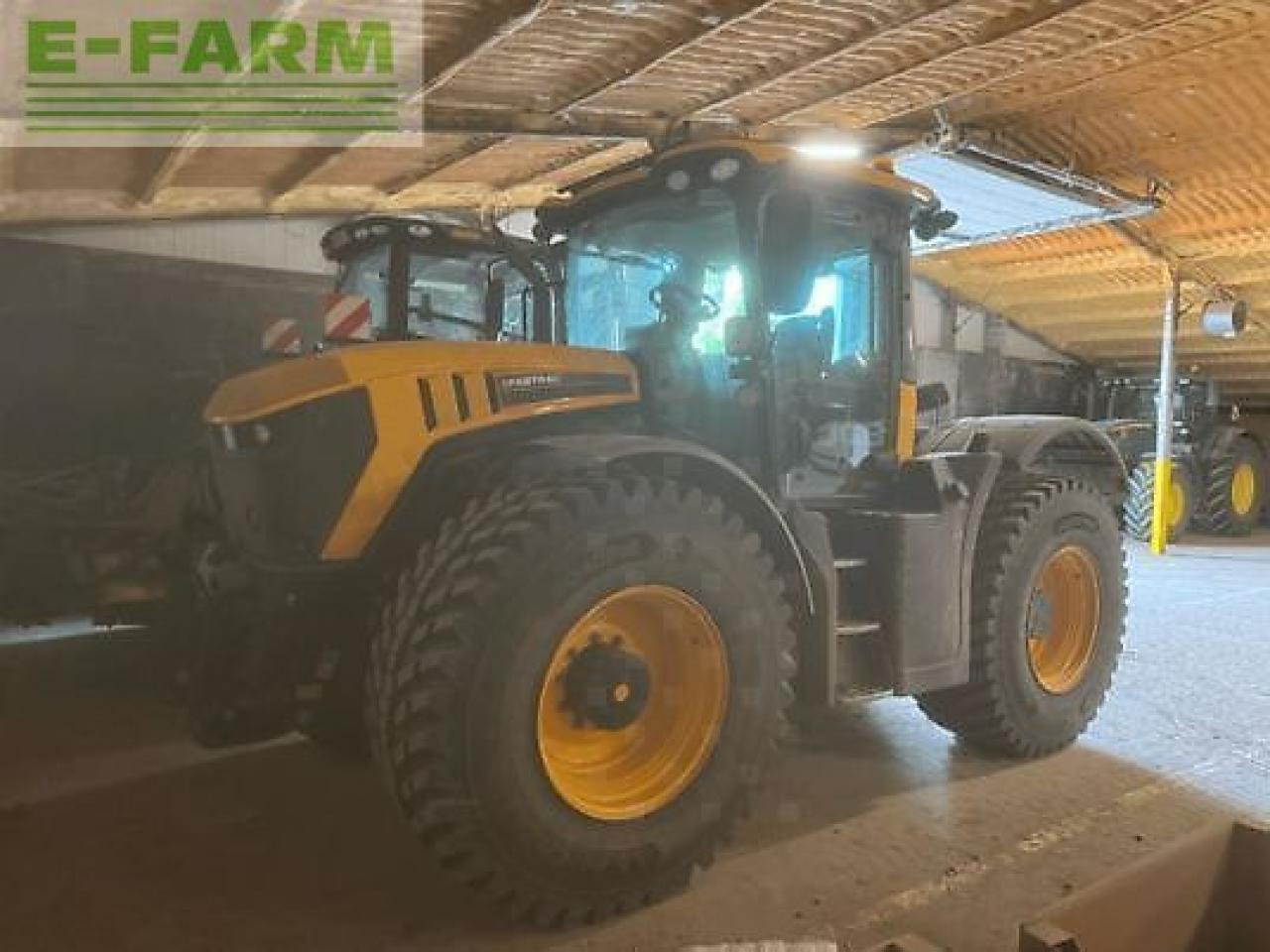 JCB fastrac 4220 - Tractor: afbeelding 1 JCB fastrac 4220 - Tractor: afbeelding 1